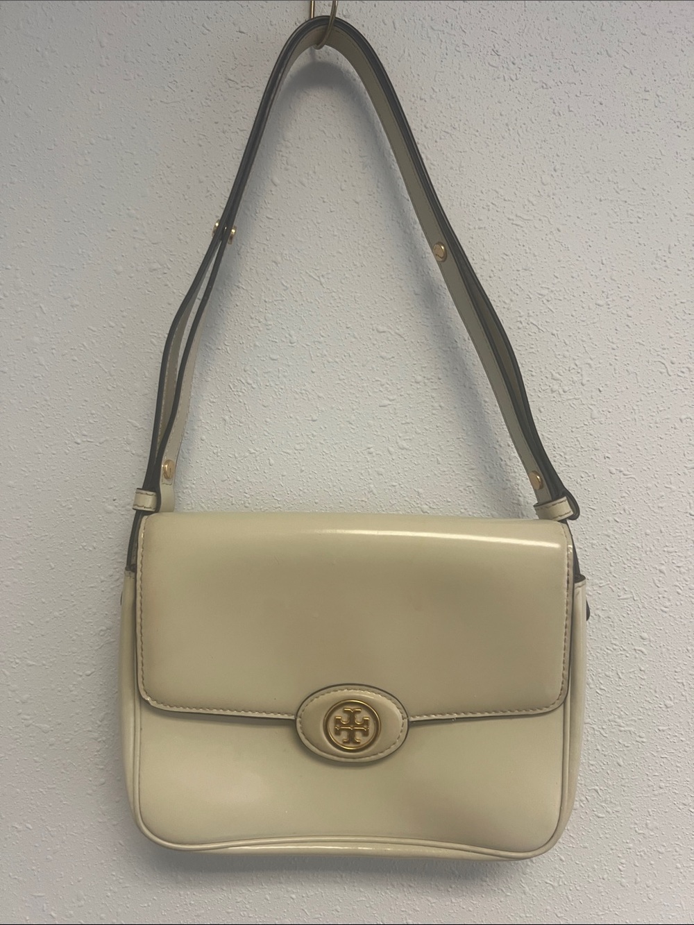 Tory Burch Cream Patent Leather Shoulder Bag with Gold Logo